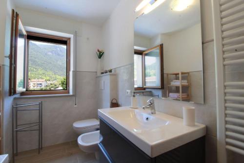 Fürdőszoba, Apartment With Garden, Del Corlo Lake, Belluno in Cismon Del Grappa