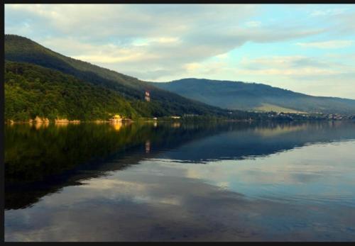 Baliowy Żar nad jeziorem w Międzybrodziu Baliowy Żar nad jeziorem w Międzybrodziu