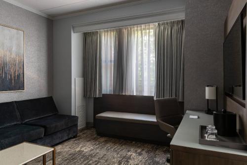 One-Bedroom King Suite image 1