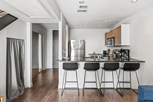 Littlefield Lofts, hosted by Placemakr - 주방