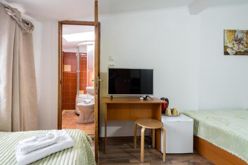 Flower's B&B - image 14