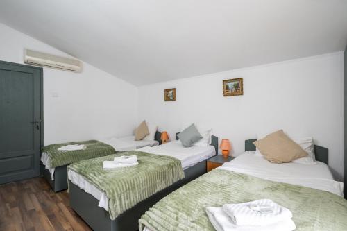 Flower's B&B - image 10