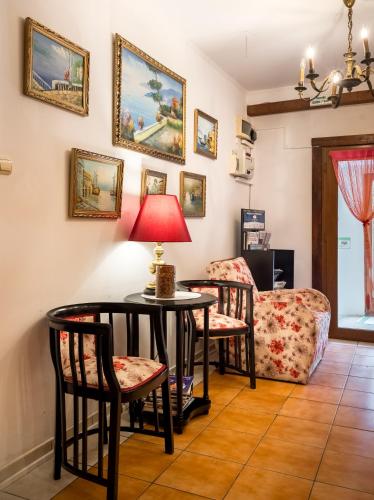 Flower's B&B - image 5