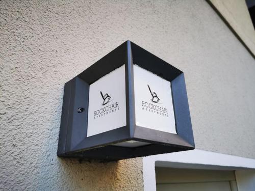 INVAL by ROCKCHAIR Apartments l SUPERHOST Status l 2 Bedrooms Boxspringbeds 2 Bathrooms in City Center Mitte - Cozy Maisonette Family & Business Flair welcomes you!, Berlin (Foto 6)