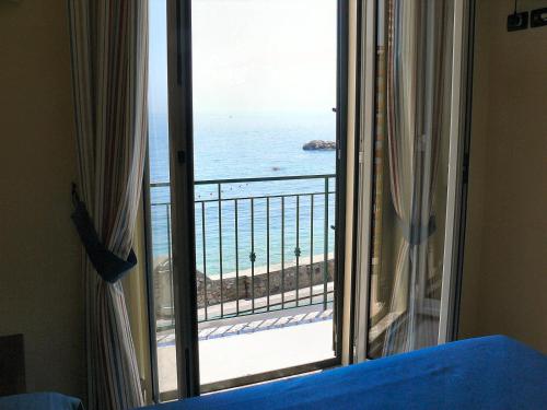 B&B Miramare 4