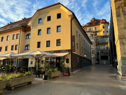 Lent Hotel