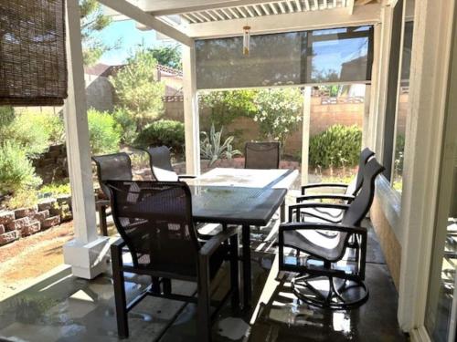 416A Massive home in a great community in Palmdale, USA