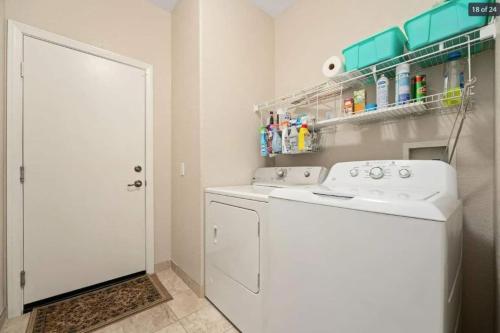 416A Massive home in a great community in Palmdale, USA