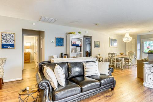 Pet-Friendly Home with Yard and Fireplace in Lexington in Lexington, USA
