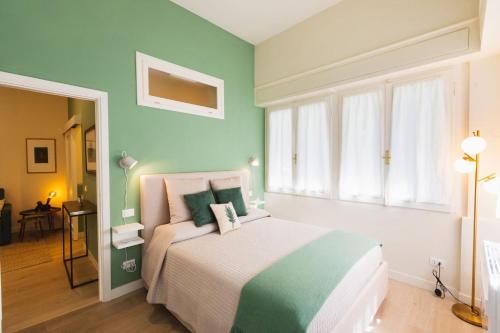 Cozy olive green flat, Флоренция