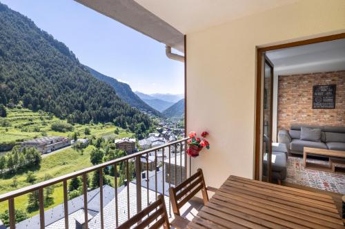 Increibles Vistas Al Valle De Arinsal NY - A Pie De Pistas - Parking Incluido l by BonesVacances in Arinsal