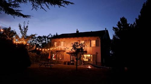 Dārzs, Casa Magica in Mombercelli