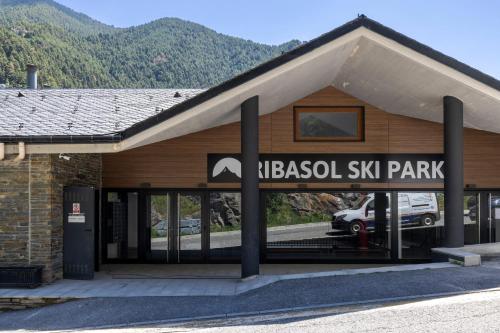 Iconic - A Pie De Pistas En 1 Minuto - Terraza con Vistas al Valle Arinsal - Parking Gratis l by Bon in 阿林萨尔