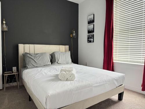 Luxury 2B2B Penthouse with Balcony Downtown 542Blvd