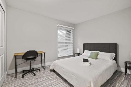 Family-Friendly 2 Bedroom Rochester Hills Retreat in Rochester Hills, USA
