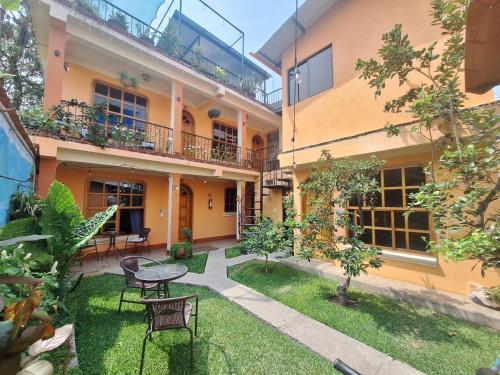 Exterior view, Hospedaje El Viajero in Panajachel