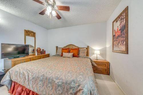 Above it All Ruidoso Home with Mtn Views and Hot Tub - image 10