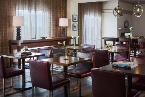 Renaissance Waterford Oklahoma City Hotel - image 12