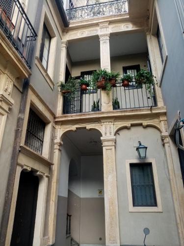 House Vintage – Catania, CA
