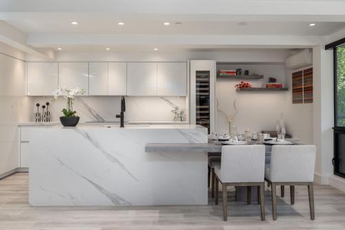 Renovated Aspen 2BR Condo - Walk to Gondola - Apartment - Aspen