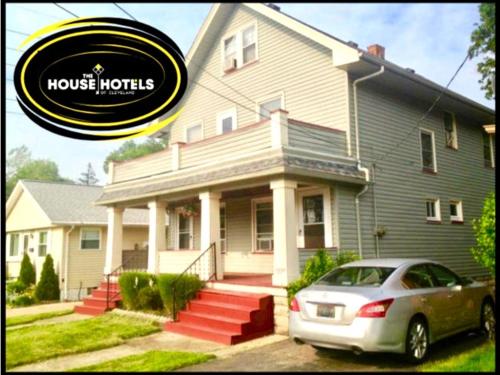 The House Hotels- Thoreau Upper - Lakewood - 10 Minutes to Downtown Attractions in Lakewood, USA
