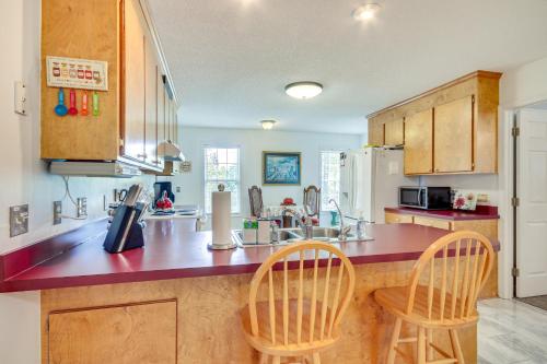 Sweet Retreat Home Near Boat Launch and Lake Murray! - image 7