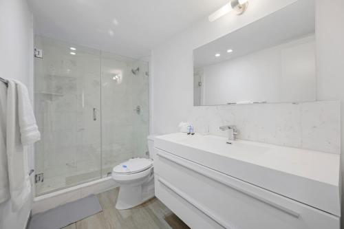 Spacious apartment in Ocean Reserv front the beach in Sunny Isles Beach, USA