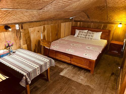 King Room with Balcony image 5