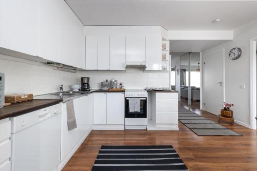 Large 3-bedroom city home, Helsinki (photo 5)
