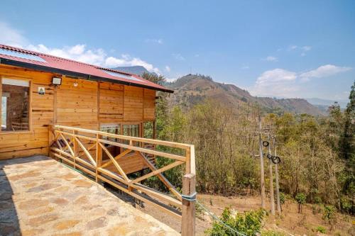 Ecocabañas B&B - Cabaña de lujo con jacuzzi privado cerca a termales (Ecocabanas B&B - Cabana de lujo con jacuzzi privado cerca a termales) in เชาชี