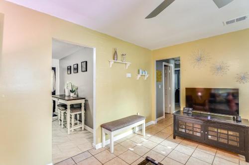 Serene Charleston Home Near Airport Pets Welcome! in Charleston, USA