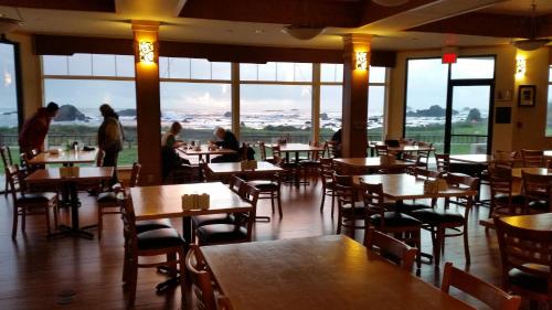 مطعم, Oceanfront Lodge in Crescent City