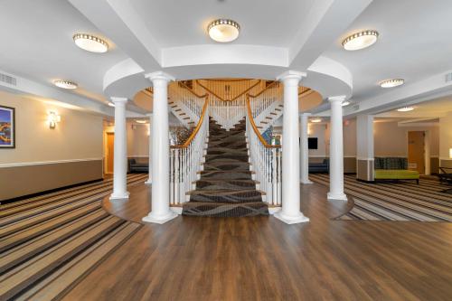 Best Western PLUS Executive Court Inn & Conference Center in Manchester, USA