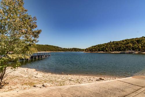 Lake Dream Full Remodel 2BR.2BA Lake Front Lake View in Kimberling City, USA