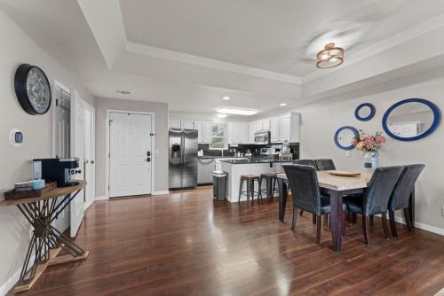 Dream Retreat 5 mn to SDC 2BR 2.5 BA Stonebridge - image 11
