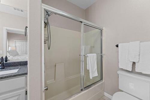 Dream Retreat 5 mn to SDC 2BR 2.5 BA Stonebridge - image 6