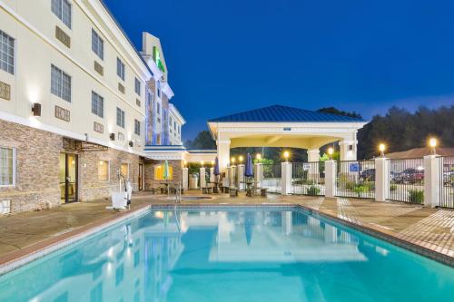 Úszómedence, Holiday Inn Express Palestine By IHG in Palestine (TX)