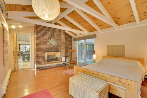 Secluded Stroudsburg Home - 5 Mi to Ski Resort in 坦納斯維爾