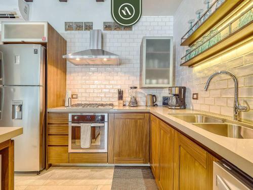 Luxury 2BR Condo in Romatic Zone - Rooftop Pool in Puerto Vallarta, Mexico