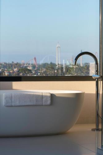 Bathroom, Hilton Buena Park Anaheim in Buena Park