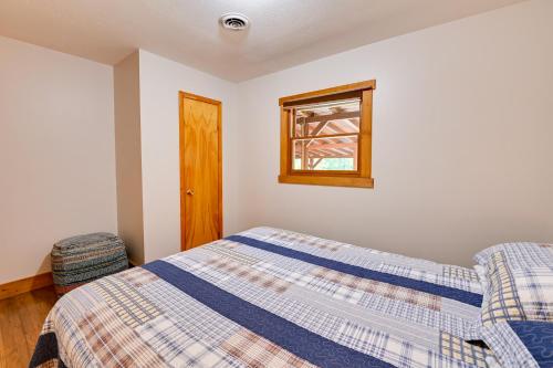 Red River Gorge Cabin Hike and Relax! Red River Gorge Cabin Hike and Relax!