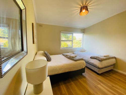 Large Home and Yard Gateway to Barossa, Davoren Park in Elizabeth