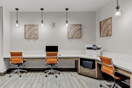 Best Western Seaway Inn - image 11