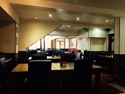 Plas Coch Hotel Ltd - image 2