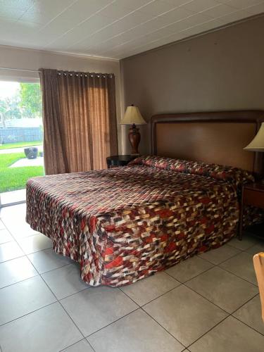 Budget Inn – Eustis, FL