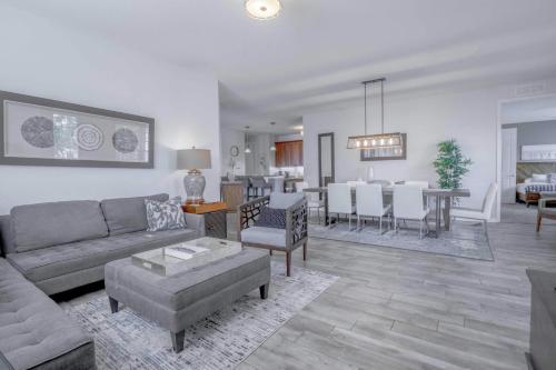 Stunning Vista Cay Lakeview Paradise Next to Pool Near theme Parks and walk to the Convention Center in Orlando, USA