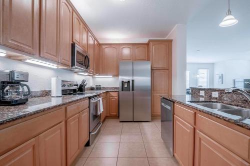 All New! Vista Cay Lakeview Lodge Condo-Huge! Near Parks-OCCC in Orlando, USA