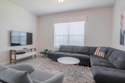 All New! Vista Cay Lakeview Lodge Condo-Huge! Near Parks-OCCC in Orlando, USA