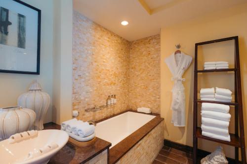 600228606 The Kahala Hotel and Resort