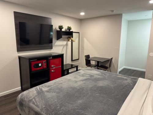 Deep Creek Room Type - King Room